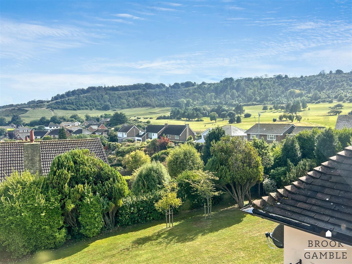 4 Bedroom Chalet - Detached. Pashley Road in Eastbourne,  8